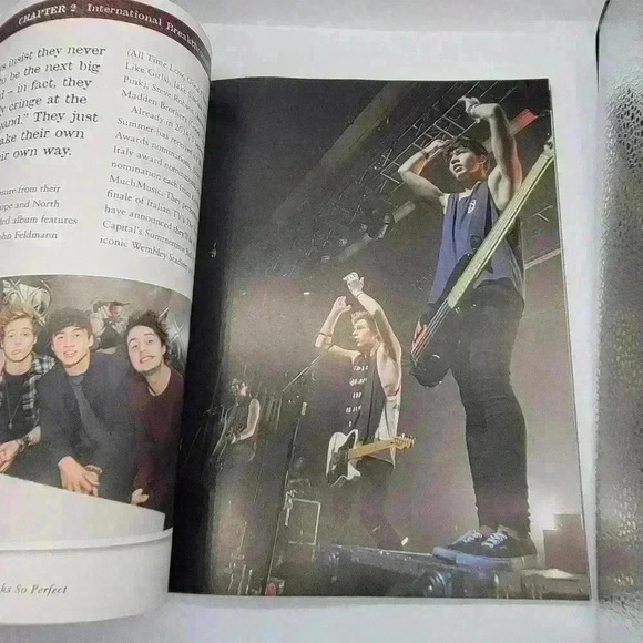 5 Seconds of Summer She Looks So Perfect by Mary Boone Magazine Album 2014 - Picture 8 of 10
